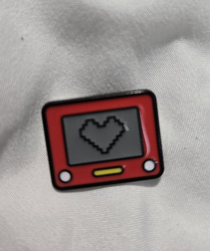 Etch sketch enamel pin badge - a,