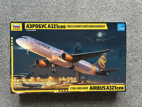 Zvezda 7040 144 airbus a321 - 7040,