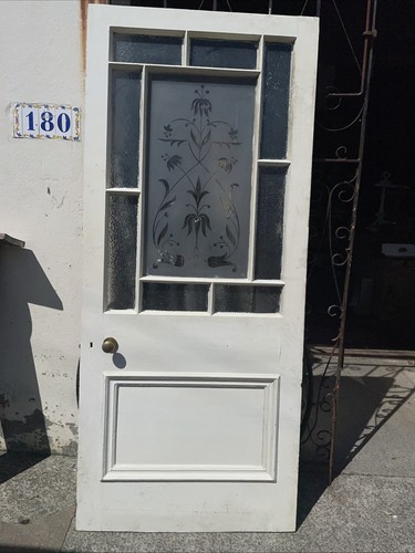 Acid etched vestibule - , ￼
