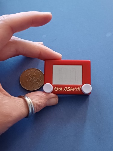 World smallest etch - smallest, sketch